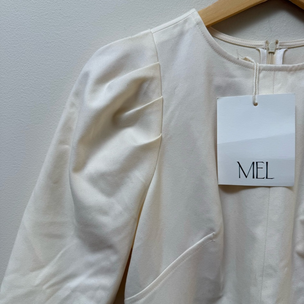MEL Ivory Classic Dress - Picture 4 of 13